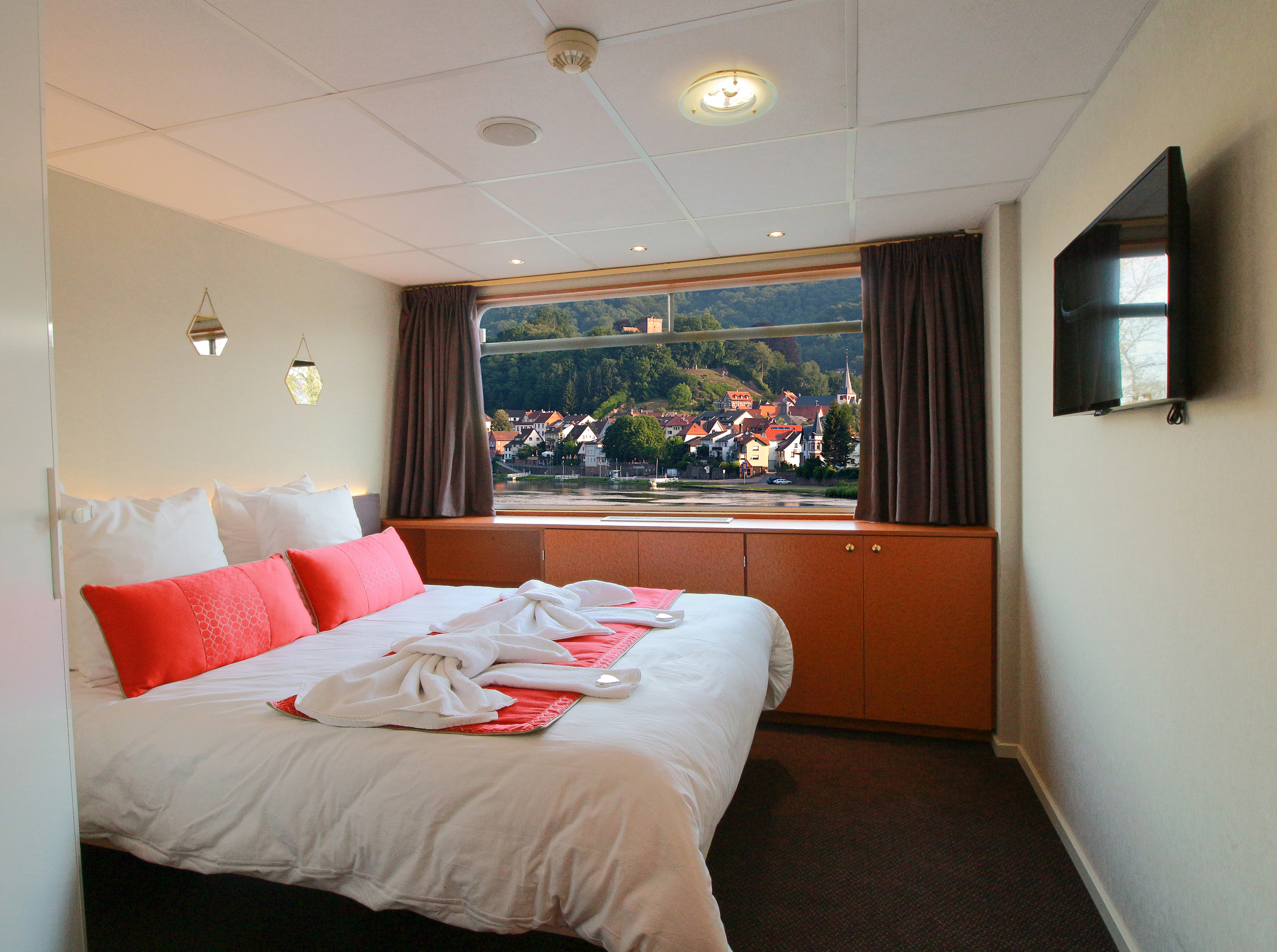 CroisiEurope MS Europe Cabin 7.jpg